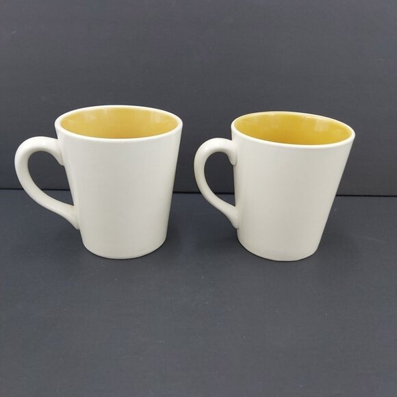 Tim Hortons Always Fresh 006 Limited Edition 2 Mugs and Teapot with Lid Set - Picture 9 of 12